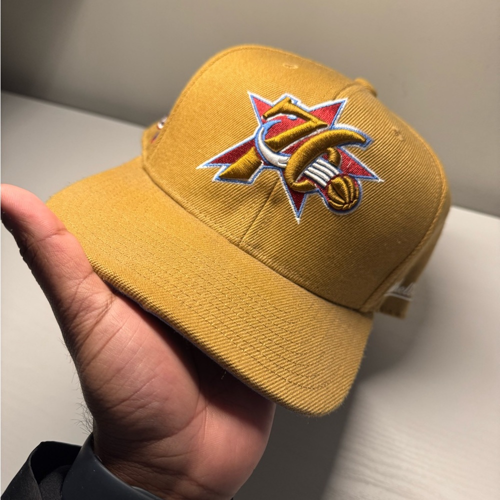 Philadelphia 76er’s fitted hat